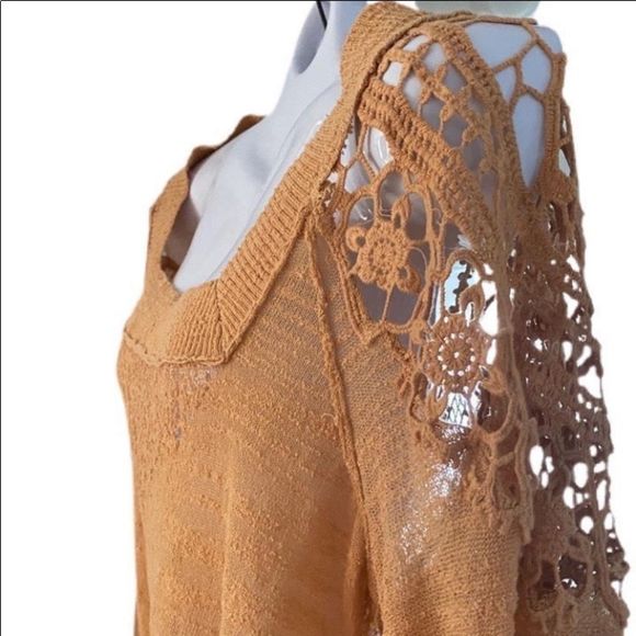 Free People Tops - FREE PEOPLE beautiful top. M💐